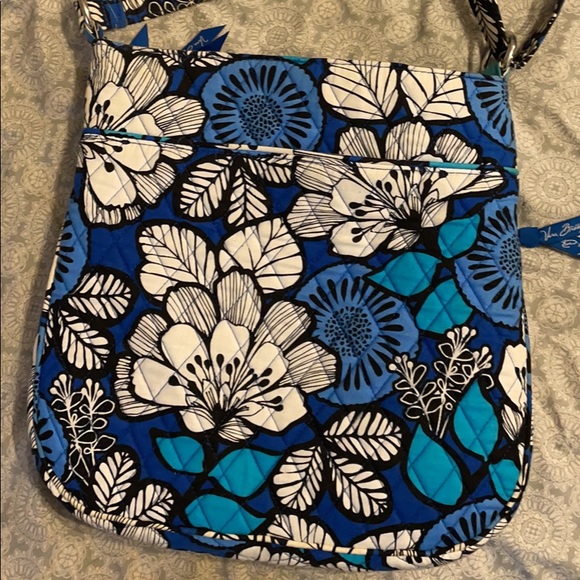 Vera Bradley purse maybe used twice - Picture 2 of 3